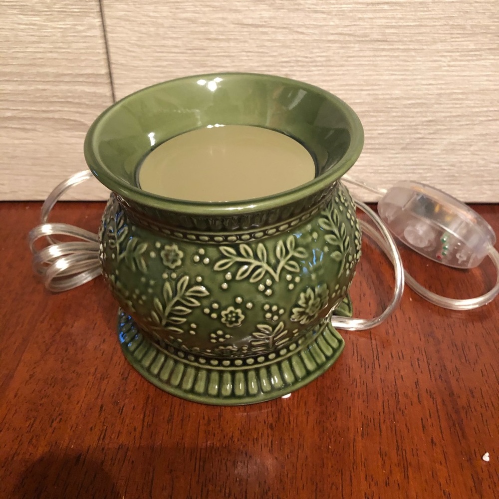 Gold Canyon Ivy Artisan Pottery wax pod warmer